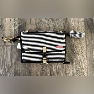 Skip Hop Pronto Portable Baby Changing Pad Clutch Black and White Striped